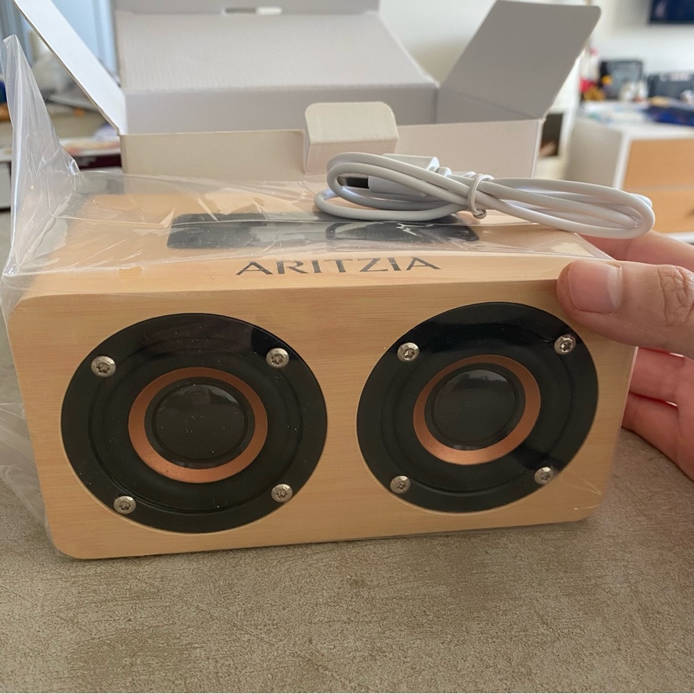 Aritzia Bluetooth Speaker